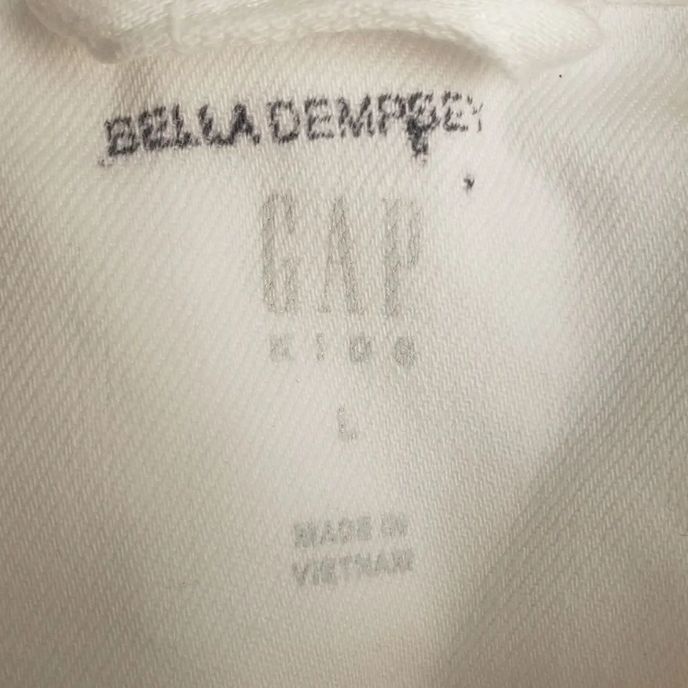 GAP stylish white